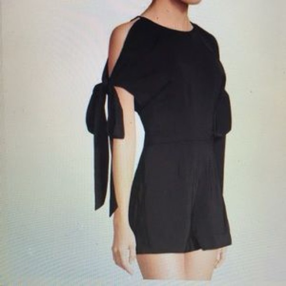 Keepsake The Label Two Minds Cold Shoulder Blck Playsuit Romper sz Medium - Picture 3 of 16
